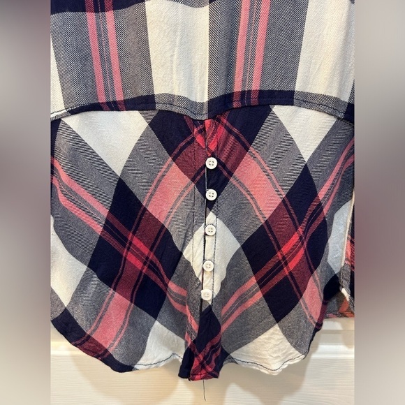 BEACH LUNCH LOUNGE Casual Plaid Button Up Top Pink Navy Camp Hike Outdoors Sz M - Picture 4 of 8